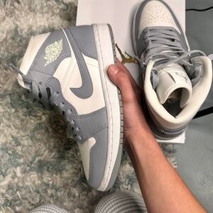 Air Jordan 1 Mids Women’s Grey and White